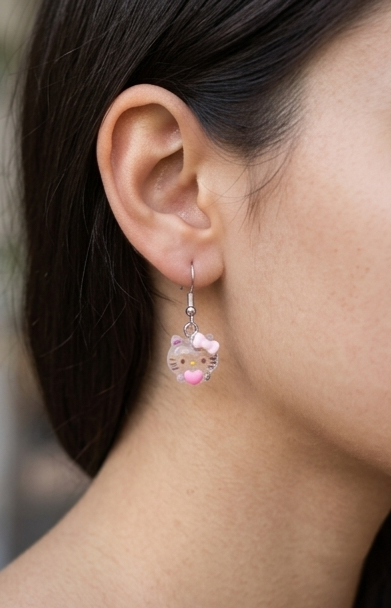 Sanrio Hello Kitty earrings 😻